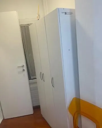 Int 1 ゲストハウス