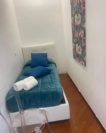 Int 1 ゲストハウス 4*